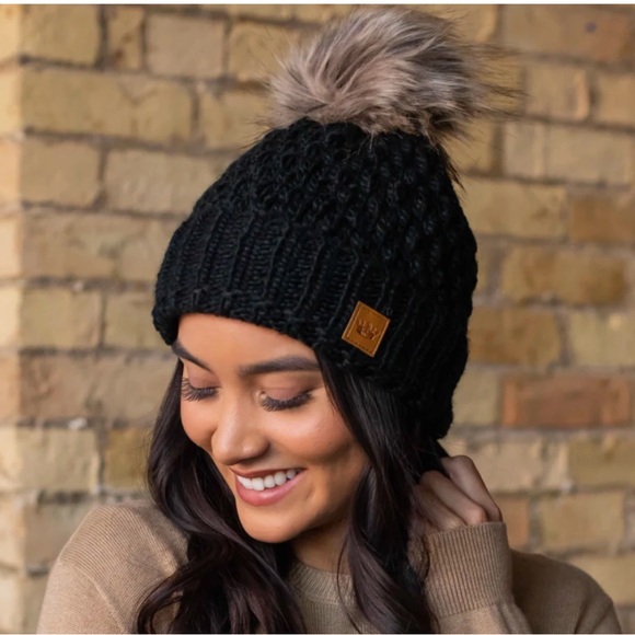 Panache Cable Knit Fleece Lined Fur Pom Hat mint condition black - Picture 1 of 8